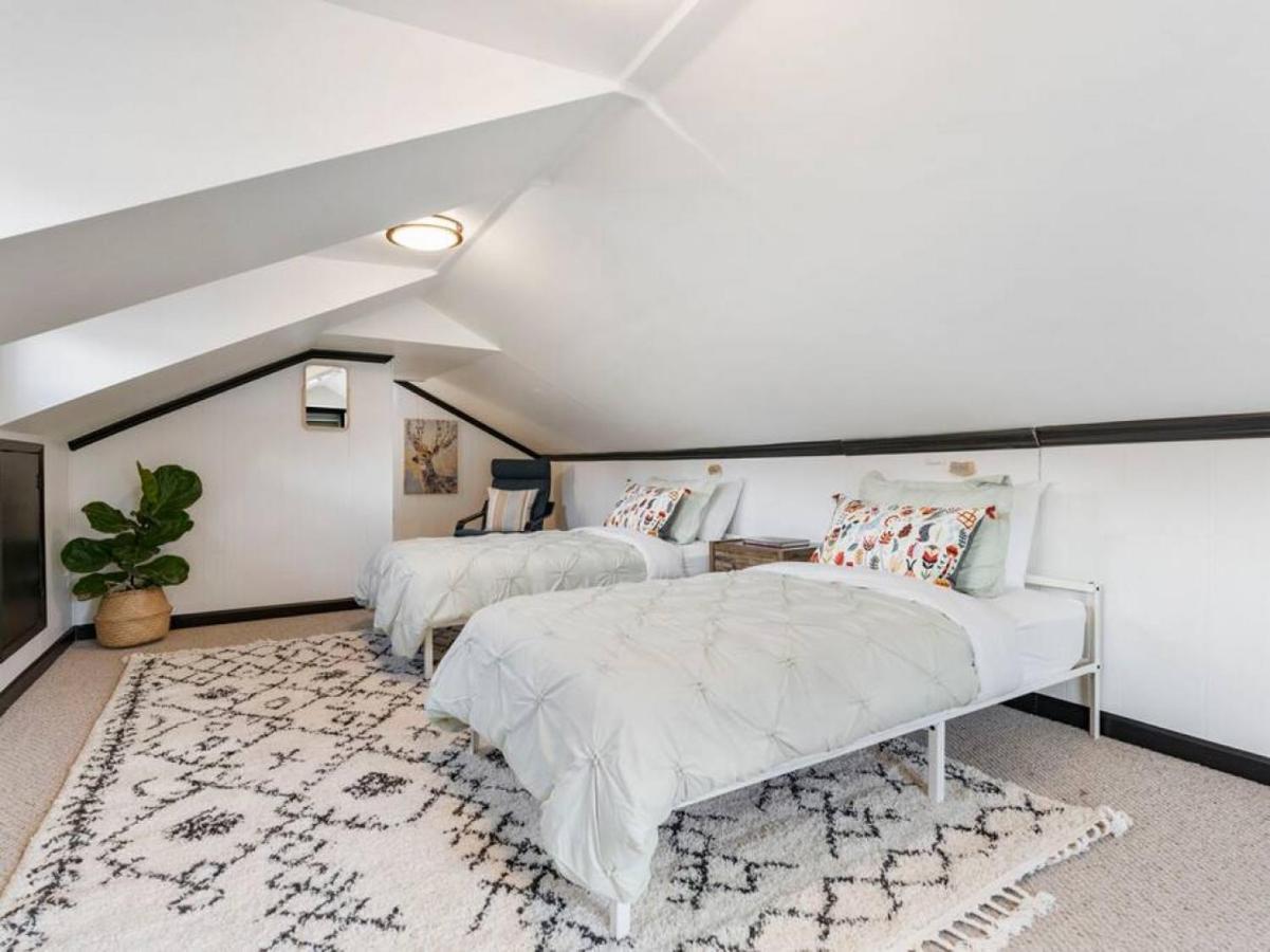 Picture Perfect Bungalow In The Heart Of Dt Ванкувер Екстер'єр фото